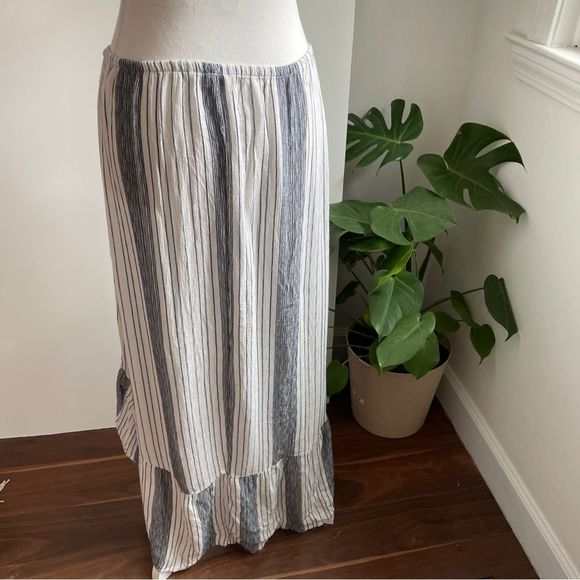 Lovestitch White & Blue High Ruffle low skirt! Size Medium - Picture 6 of 14